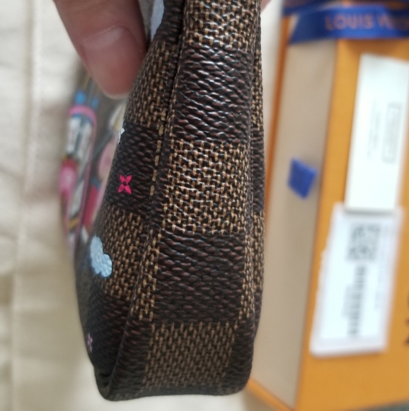 Louis Vuitton Mini Pochette Christmas 2020 edition - Picture 8 of 16